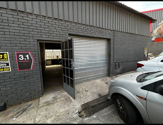 150M² WAREHOUSE TO LET IN WYNBERG